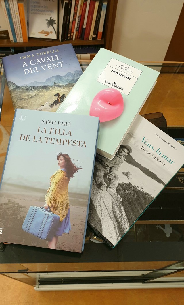 foto novetats gener llibreria